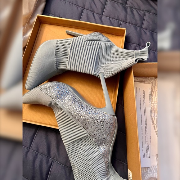 Steve Madden Light Blue Knit Ankle Boots 👢 - Picture 3 of 6
